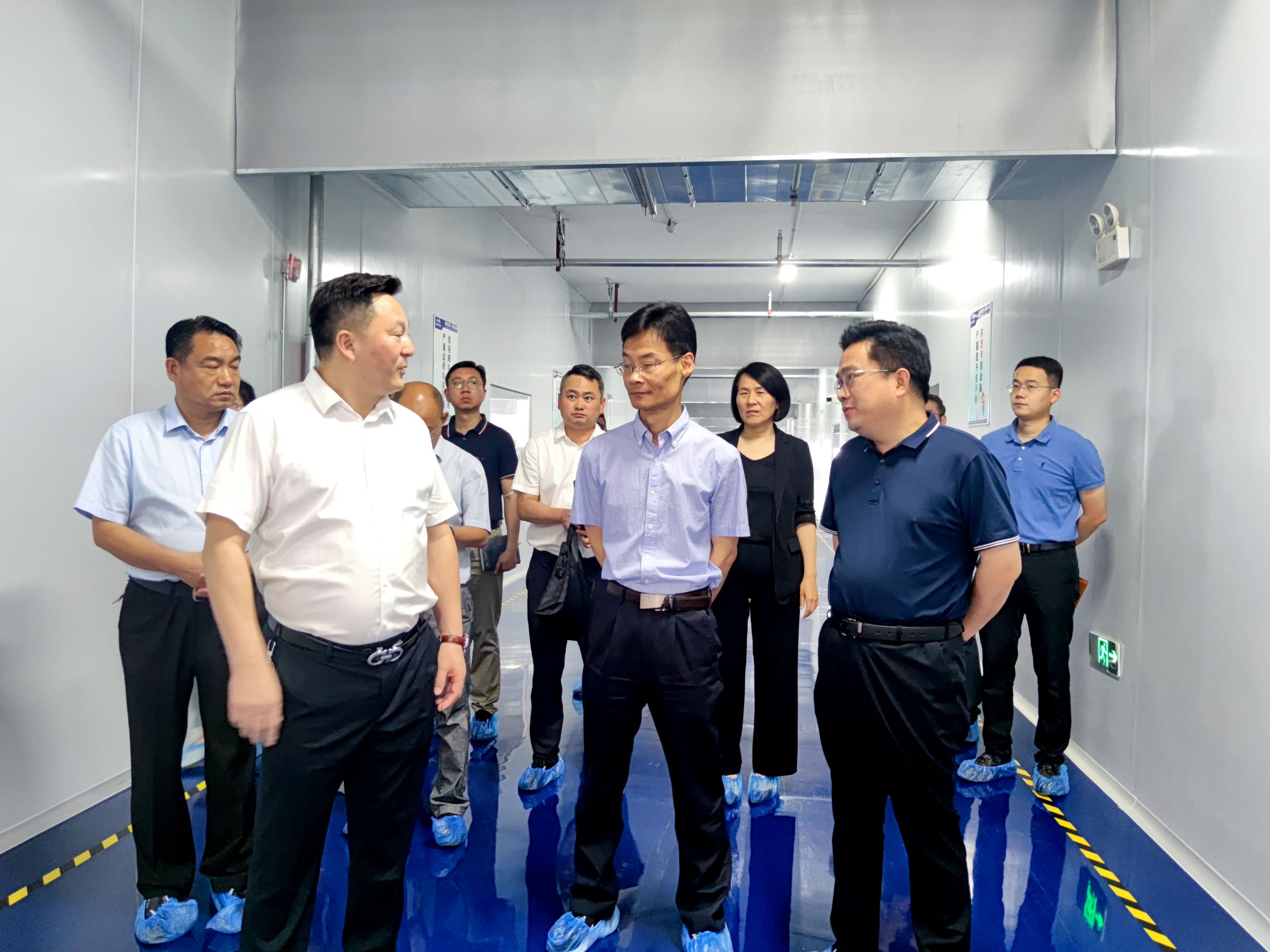 高新区管委会莅临赢咖娱乐调研指导 (4)