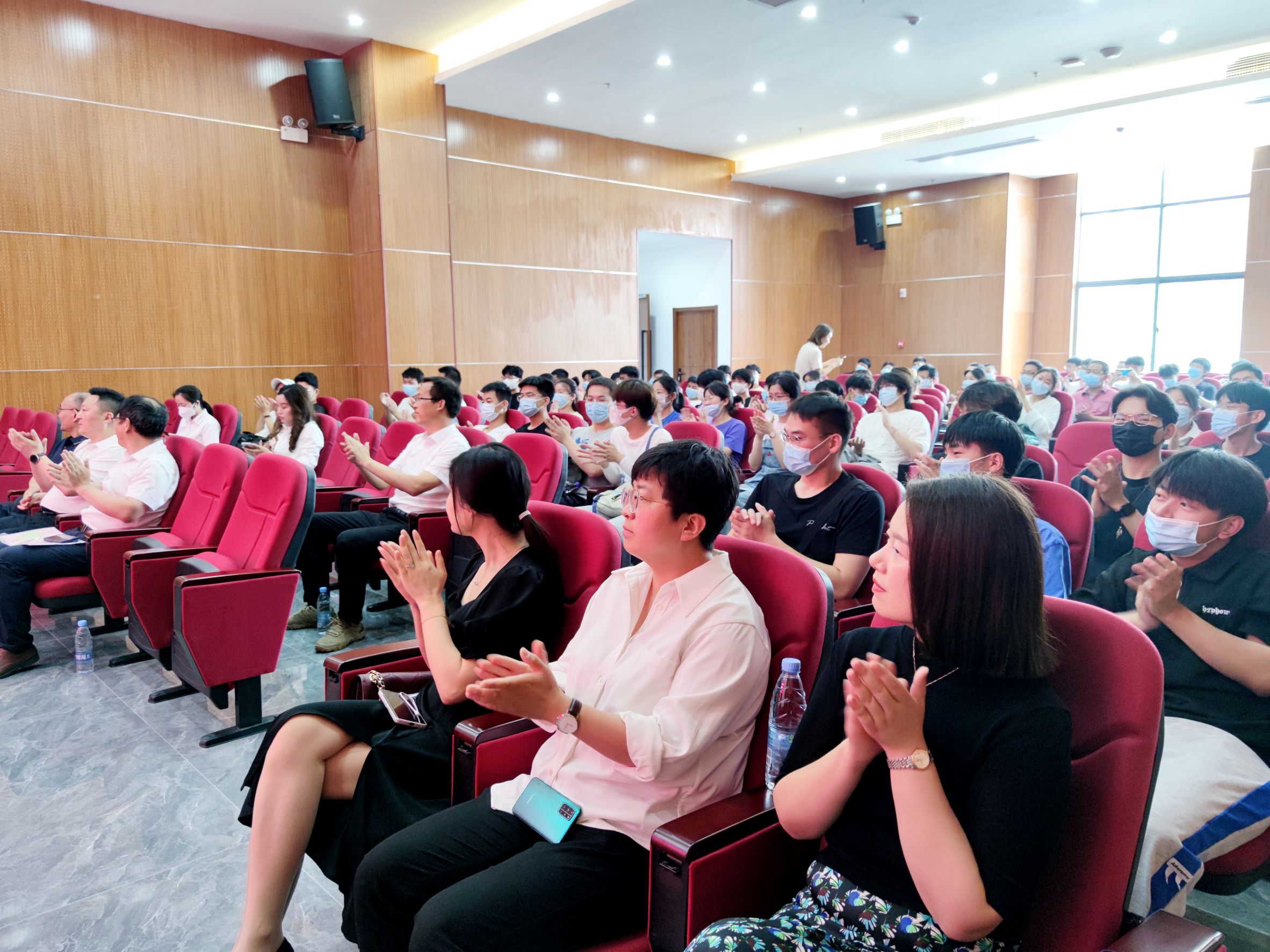 安理大人工智能学院授牌仪式在赢咖娱乐举行