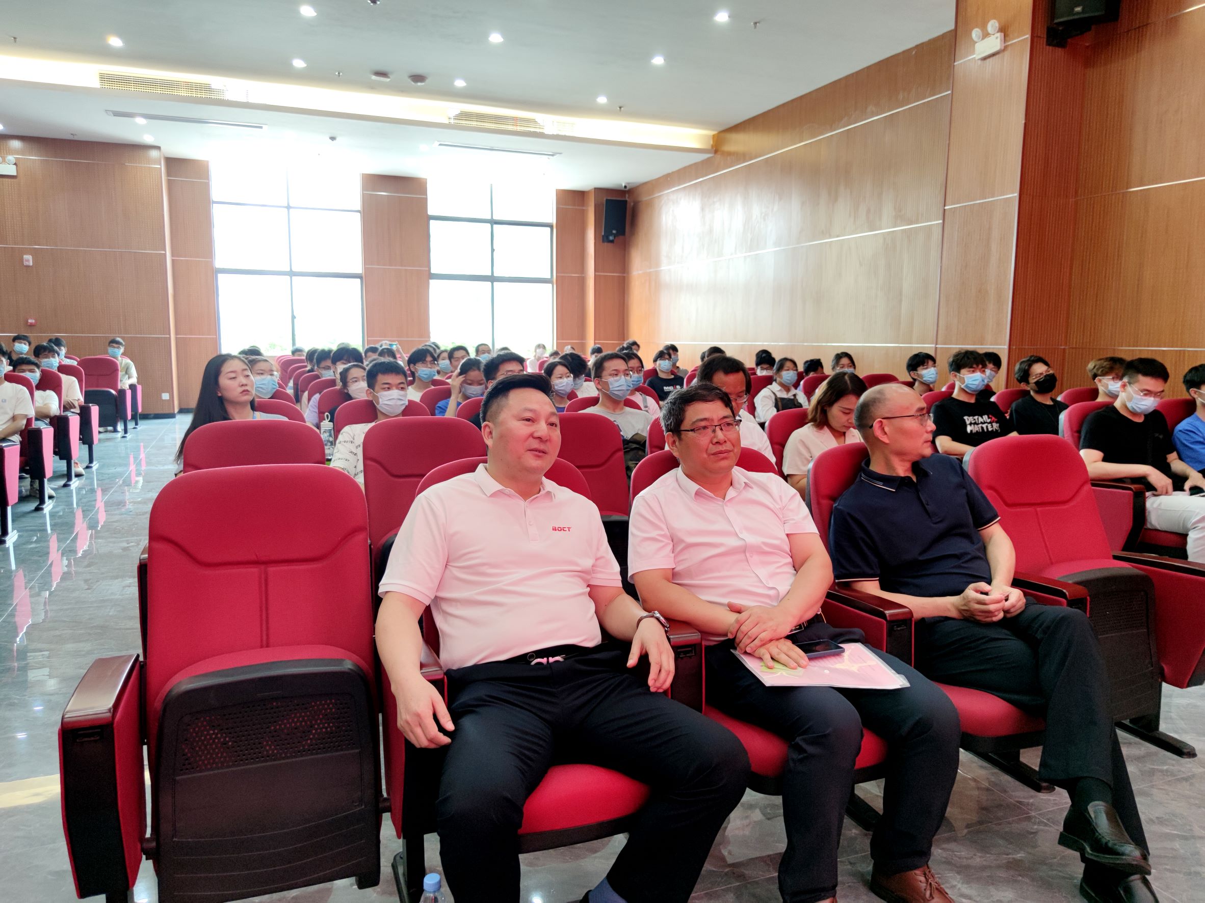 安理大人工智能学院授牌仪式在赢咖娱乐举行
